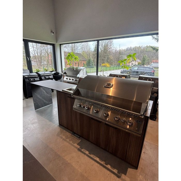 OUTLET - Grill osadzony na kuchni ogrodowej Napoleon 44-calowy serii 700 (BIG44RBPSS-1-PL) - EKSPOZYCJA