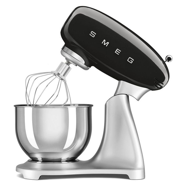 Mikser planetarny 50's style ze srebrną podstawą Czarny 4,8L Smeg (SMF04BLEU)