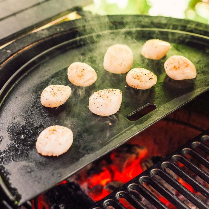 Półkolista płyta żeliwna, dwustronna Kamado Joe – Classic Joe (KJ-HCIGRIDDLE)