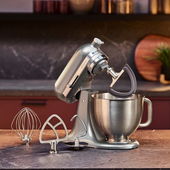 Mikser Artisan Plus 4,7 l z uchylną głowicą Medallion Silver KitchenAid (5KSM50PKVEMS)