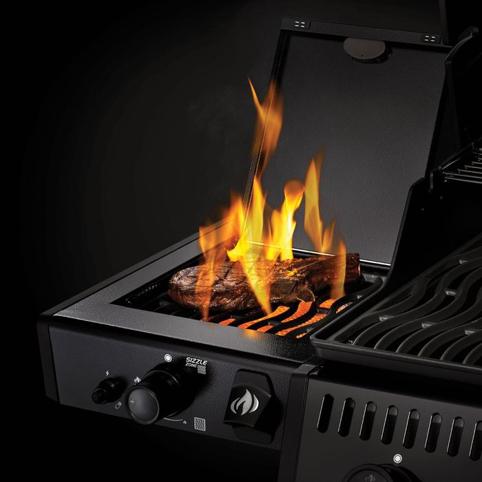 Grill gazowy Napoleon Legend 365 z palnikiem bocznym na podczerwień Sizzle Zone
