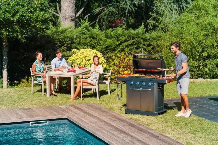 Grill Campingaz z czterema palnikami