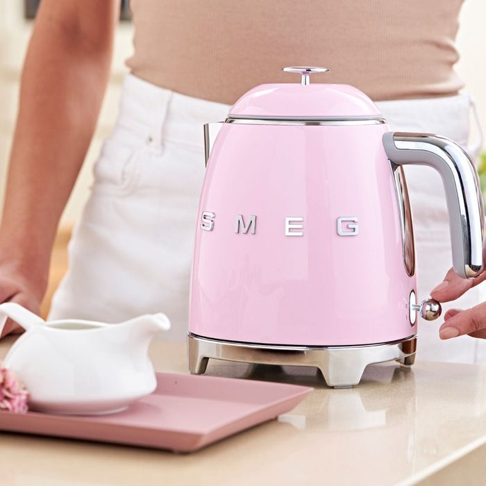 Czajnik MINI 0,8L 50's style Pastelowy róż Smeg (KLF05PKEU)