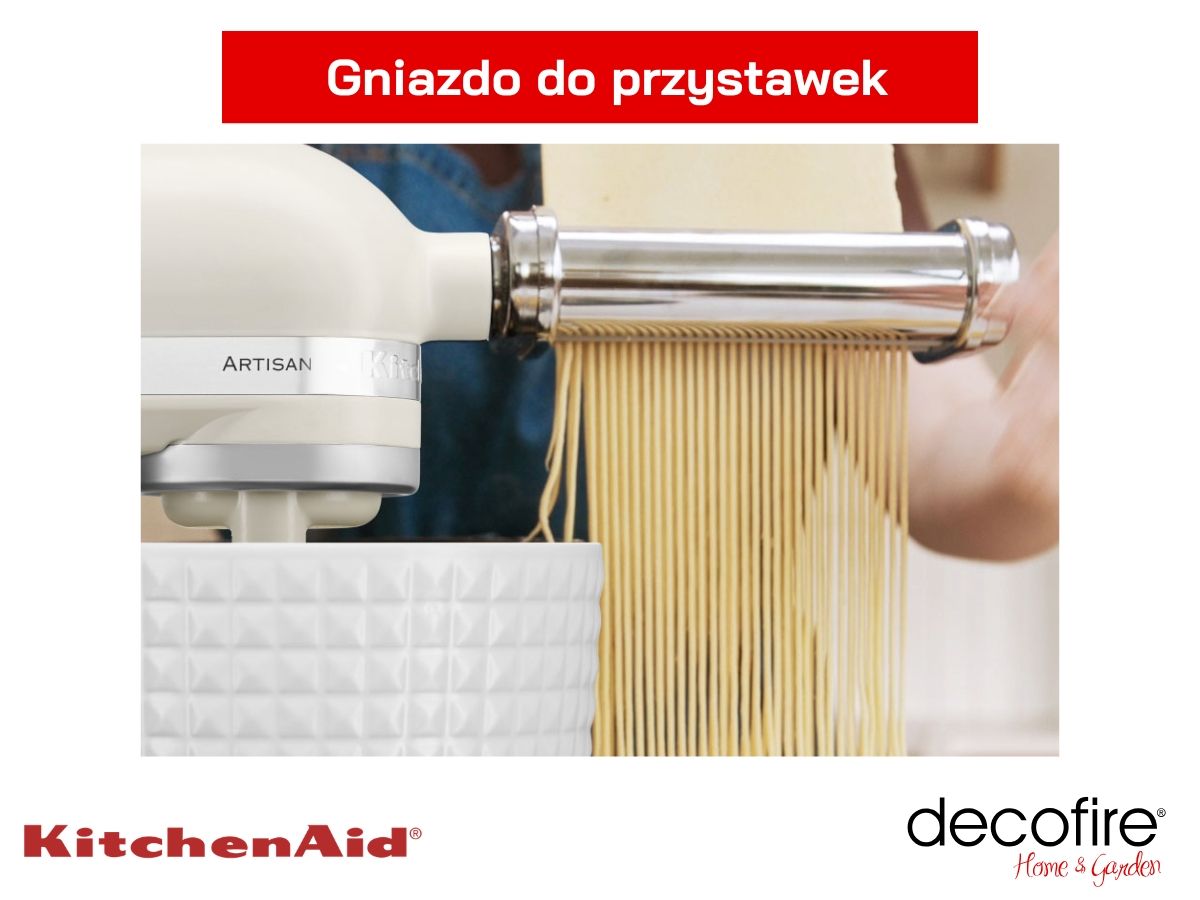 Uniwersalne gniazdo na dodatkowe akcesoria