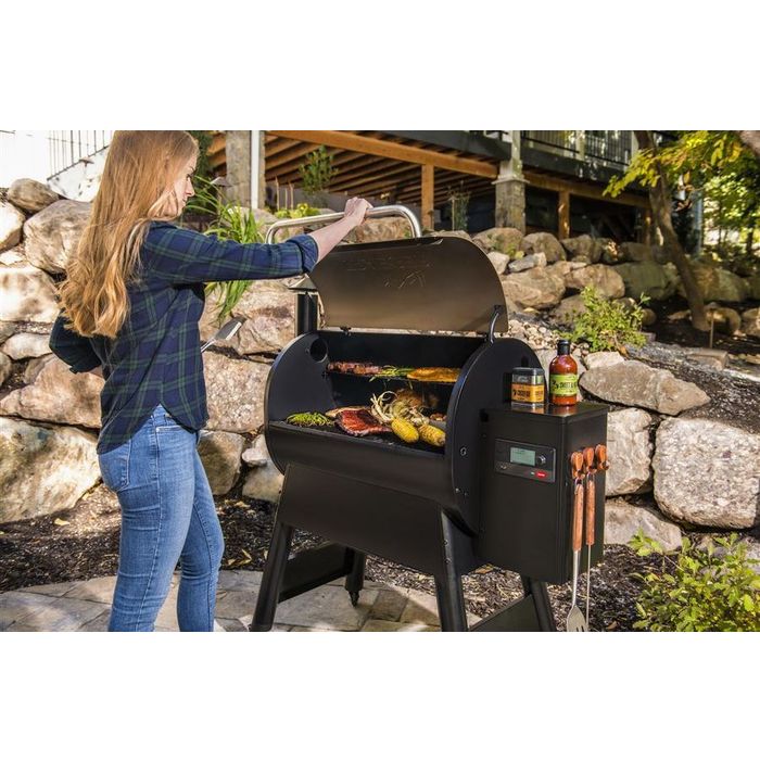 Grill na pellet PRO 780 (black) INT Traeger pyszne dania z grilla