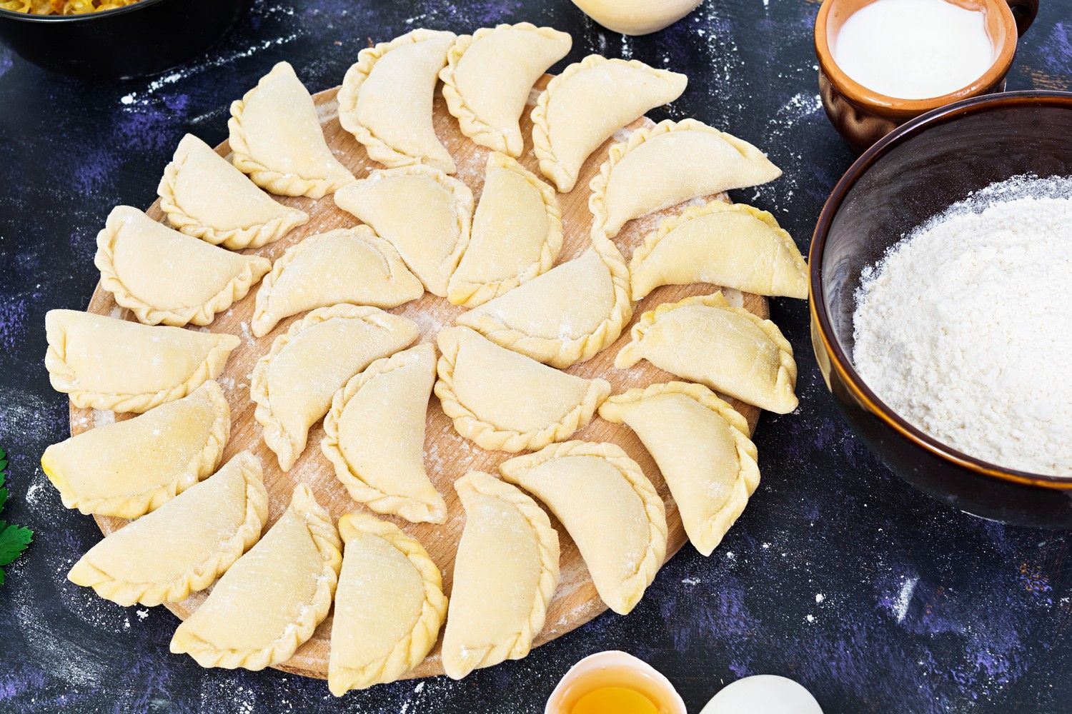 Ciasto na pierogi przed gotowaniem