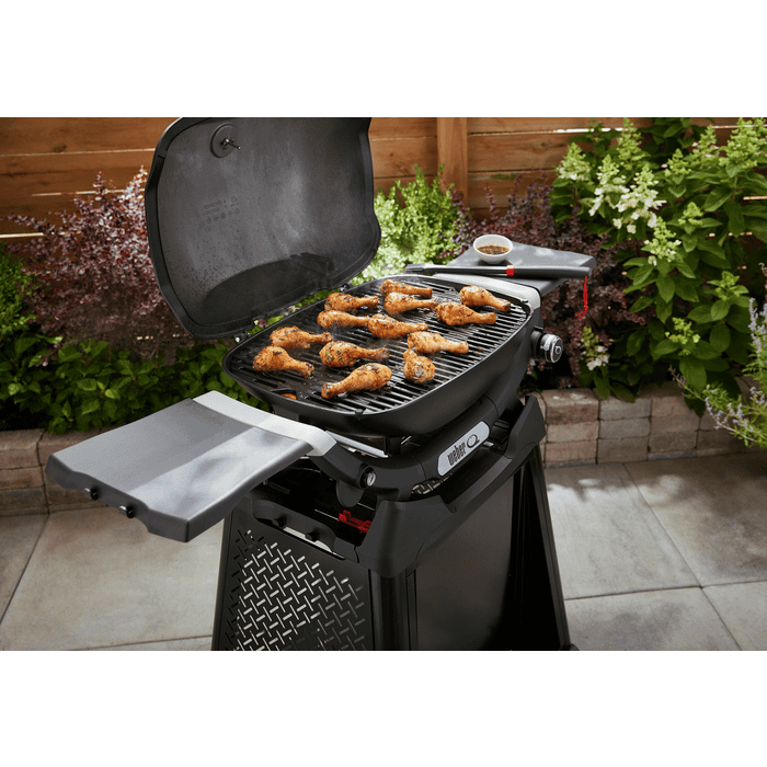 Grill gazowy Weber Q 2200N ze stolikami bocznymi i wózkiem Premium (1501105)