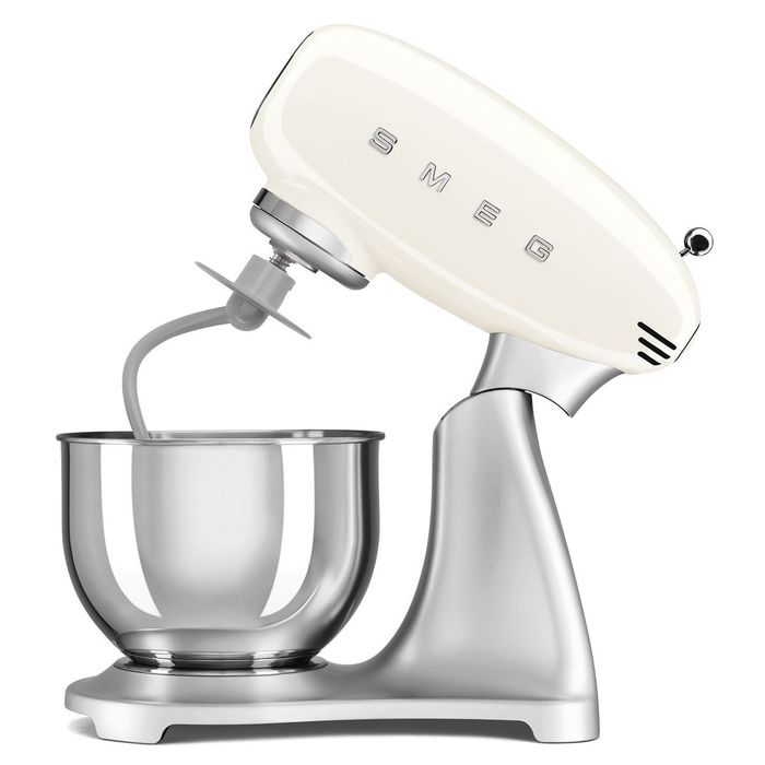 Mikser planetarny 50's style ze srebrną podstawą Kremowy 4,8L Smeg (SMF04CREU)
