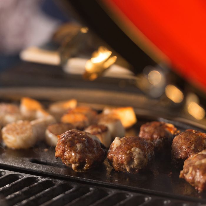 Półkolista płyta żeliwna, dwustronna Kamado Joe – Big Joe (BJ-HCIGRIDDLE)