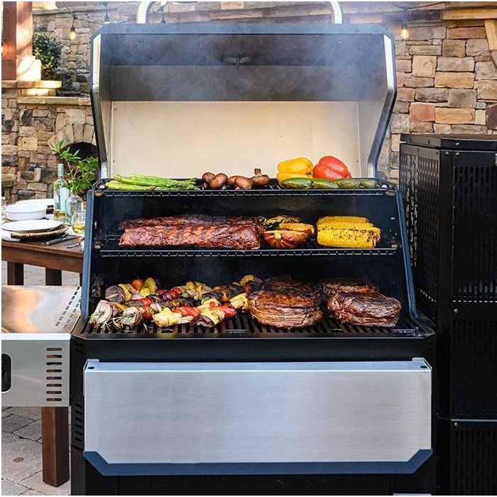 Gravity Series 1050 cyfrowy grill węglowy + wędzarnia Masterbuilt
