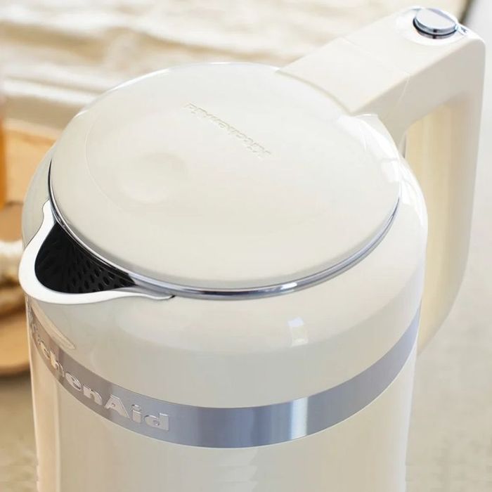 Czajnik LOFT 1,5L Almond Cream KitchenAid (5KEK1565EAC)