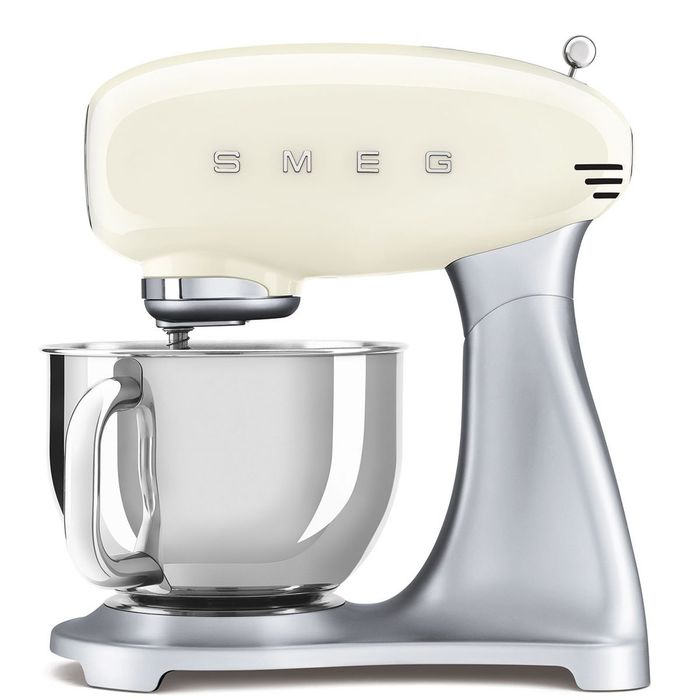 Mikser planetarny 50's style ze srebrną podstawą Kremowy 4,8L Smeg (SMF04CREU)