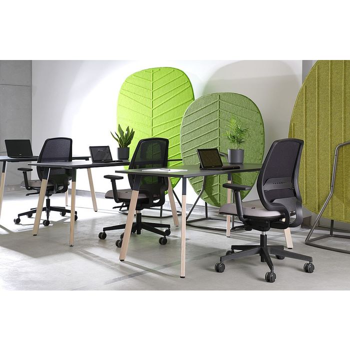 Fotel obrotowy MOMO MO 102 black Bejot 