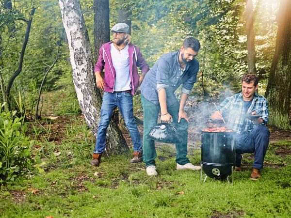 Mała wędzarnia węglowa Weber Smokey Mountain Cooker