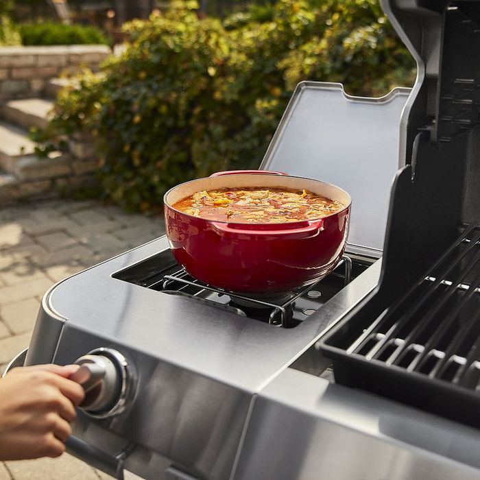 Grill gazowy Weber Summit FS38X E włączanie palnika bocznego
