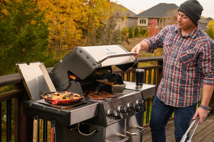 Obszerny piekarnik w grillu gazowym Broil King
