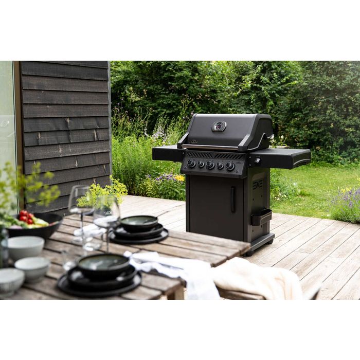 Grill gazowy Napoleon Phantom Rogue SE 425 RSIB z palnikiem bocznym na podczerwień, mat black