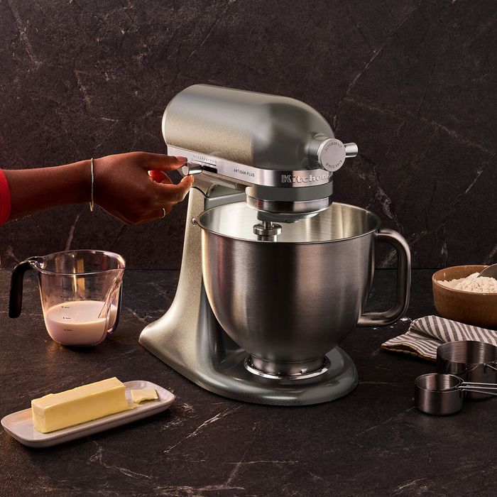 Mikser Artisan Plus 4,7 l z uchylną głowicą Medallion Silver KitchenAid (5KSM50PKVEMS)