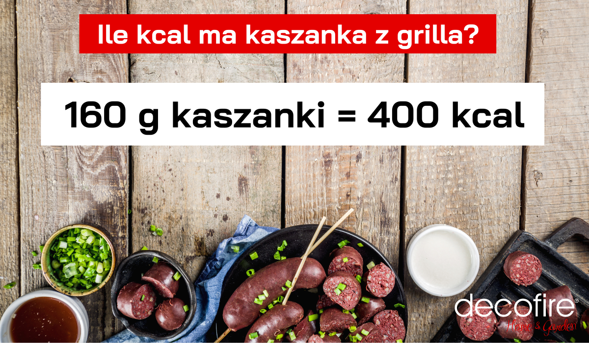 Kaszanka na grilla, w tle deski z naturalnego drewna.