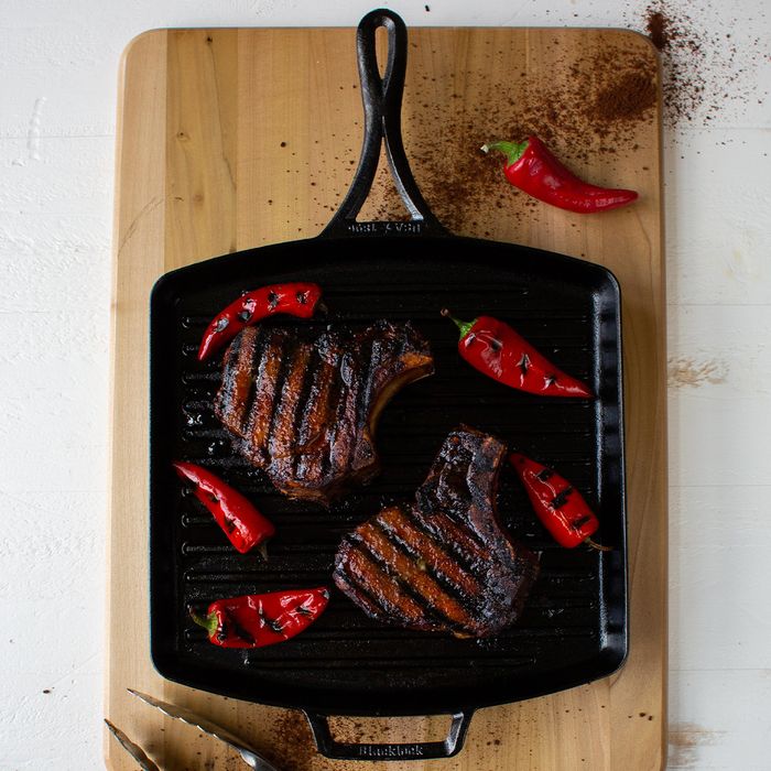 Patelnia żeliwna grillowa 30 cm BLACKLOCK Lodge (BL65GPINT)