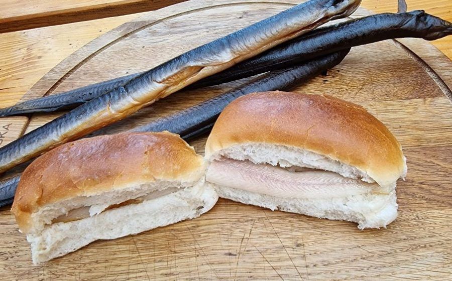 Kanapka z wędzonym węgorzem