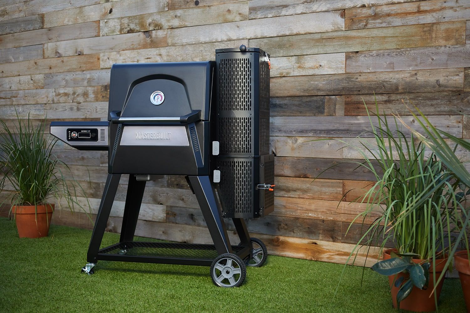 Cyfrowy grill węglowy i wędzarnia Masterbuilt Gravity Series 560