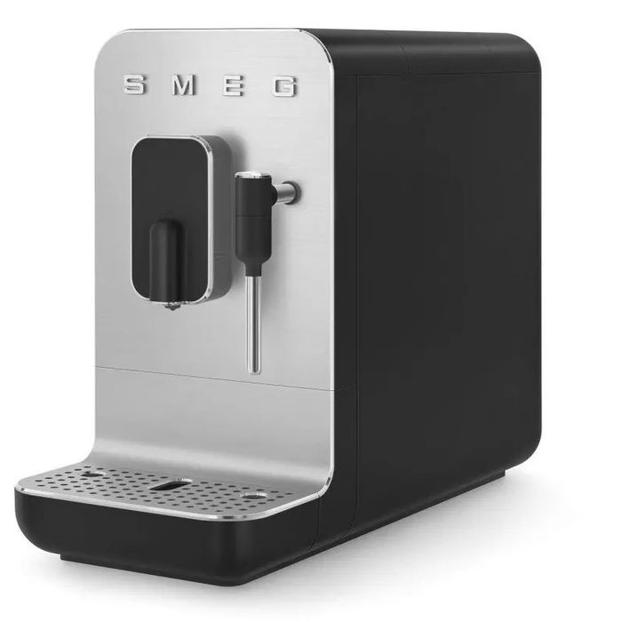 Ekspres automatyczny z dyszą spieniającą 50's style Czarny Smeg (BCC12BLMEU)