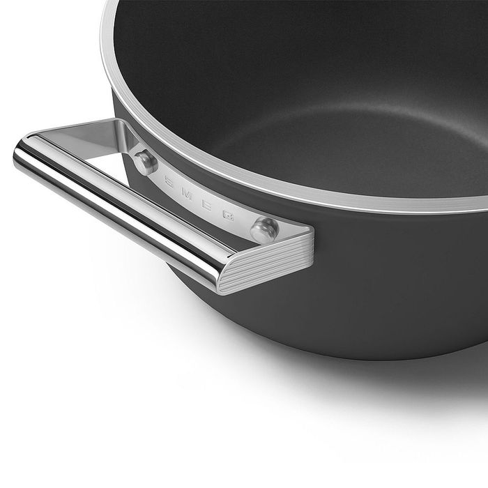 Garnek 24 cm Czarny Smeg (CSF2412BLM)