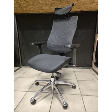 OUTLET - Grospol Fotel biurowy Futura 4 S Plus czarny (TM01) - EKSPOZYCJA