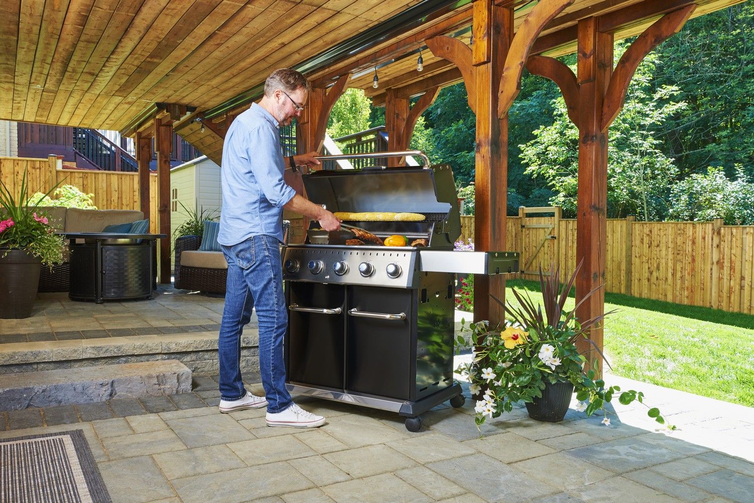 Broil King Baron 520 na tarasie