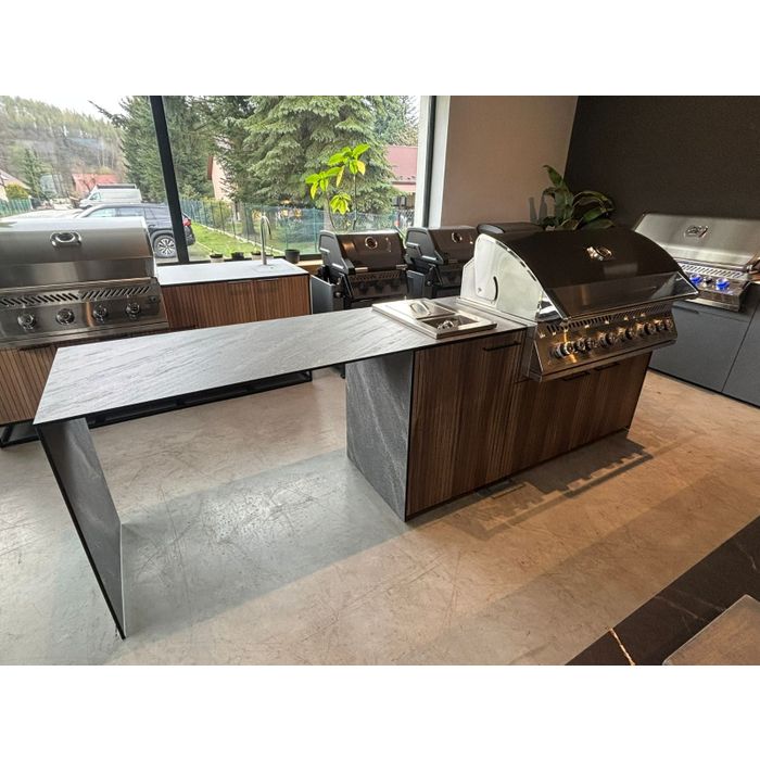 OUTLET - Grill osadzony na kuchni ogrodowej Napoleon 44-calowy serii 700 (BIG44RBPSS-1-PL) - EKSPOZYCJA