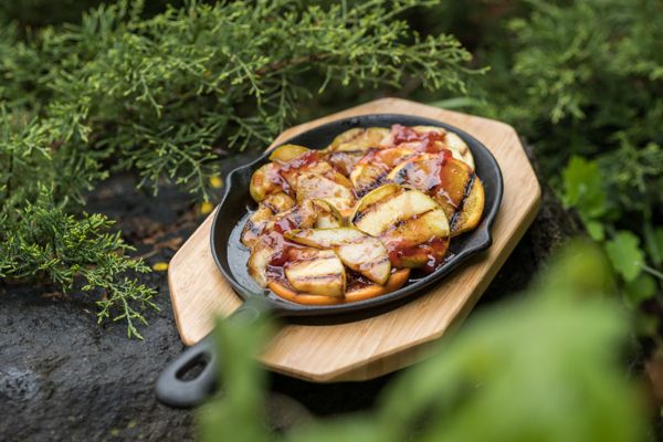 Grillowane owoce na patelni Broil King