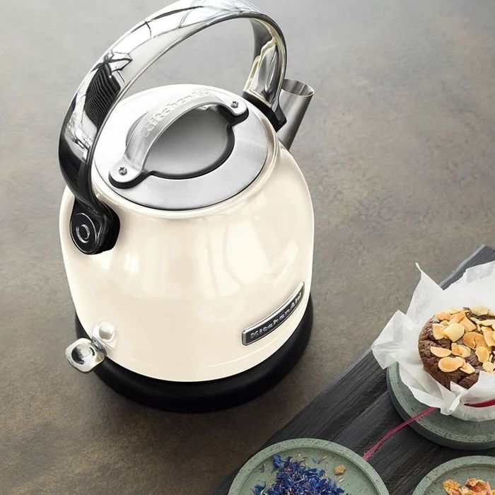 Czajnik Stella 1,25 l Almond Cream KitchenAid (5KEK1222EAC)