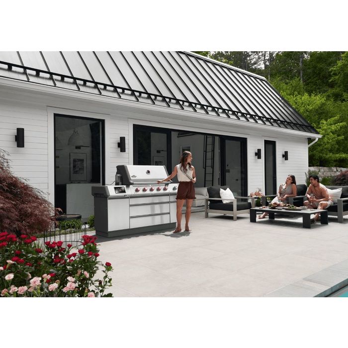 Grill gazowy Napoleon Prestige PRO 665 z palnikiem rożna i palnikiem bocznym Sizzle Zone (PRO665VXRSIBPSS-PL)