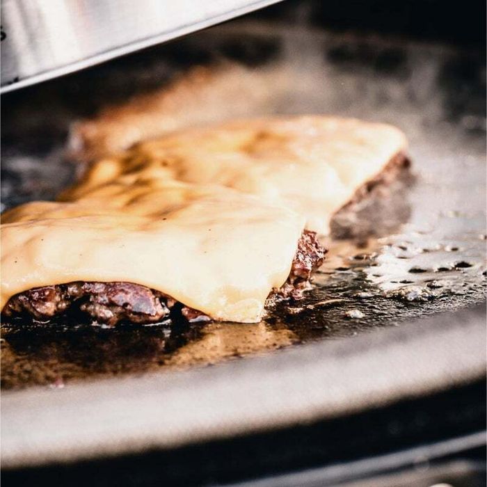 Półkolista płyta żeliwna, dwustronna Kamado Joe – Big Joe (BJ-HCIGRIDDLE)