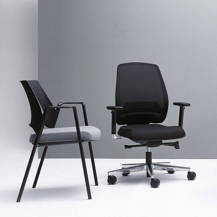 Fotel obrotowy MOMO MO 102 black Bejot 