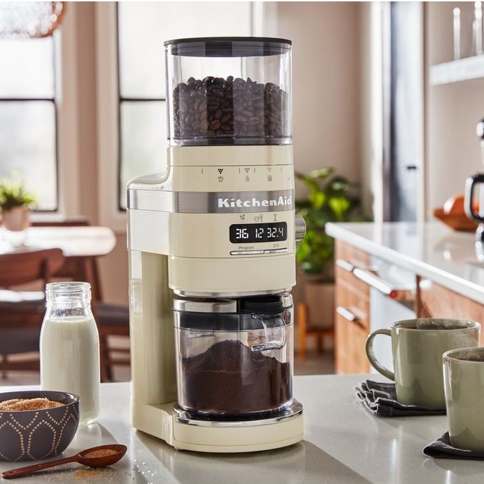 Młynek do kawy Almond Cream KitchenAid (5KCG8433EAC)
