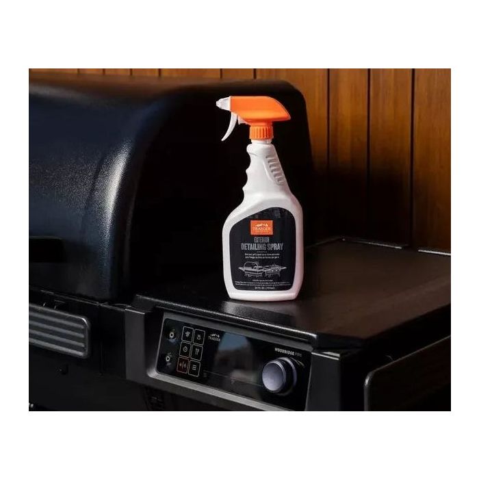 Środek spray do czyszczenia zewnętrznych elementów grilla Traeger