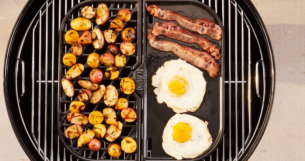 Wielofunkcyjny wkład GBS 2 w 1 - płyta żeliwna Griddle połączona z żeliwnym rusztem Sear Great Weber (8858)