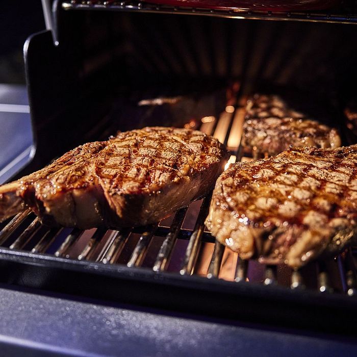 Grill gazowy Weber Summit FS38X E steki