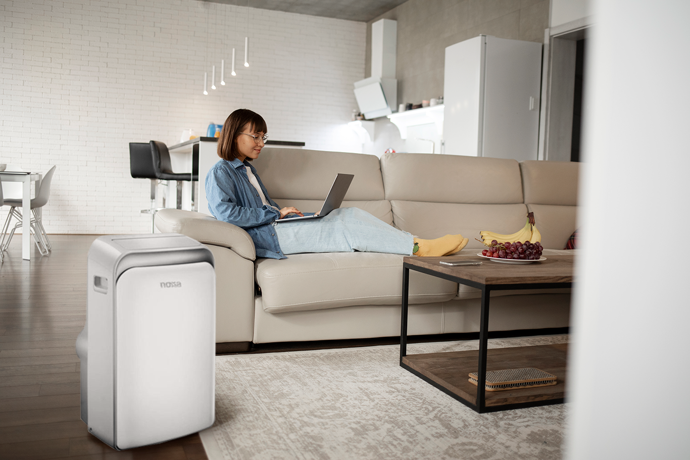 Midea klimatyzator przenośny NOXA NXP-35APO1-CA  w salonie