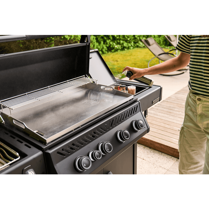 Grill gazowy Napoleon Phantom Rogue PRO Plancha z palnikiem bocznym Sizzle Zone, Czarny Mat (RP30FTSIBPK-PL-PHM)