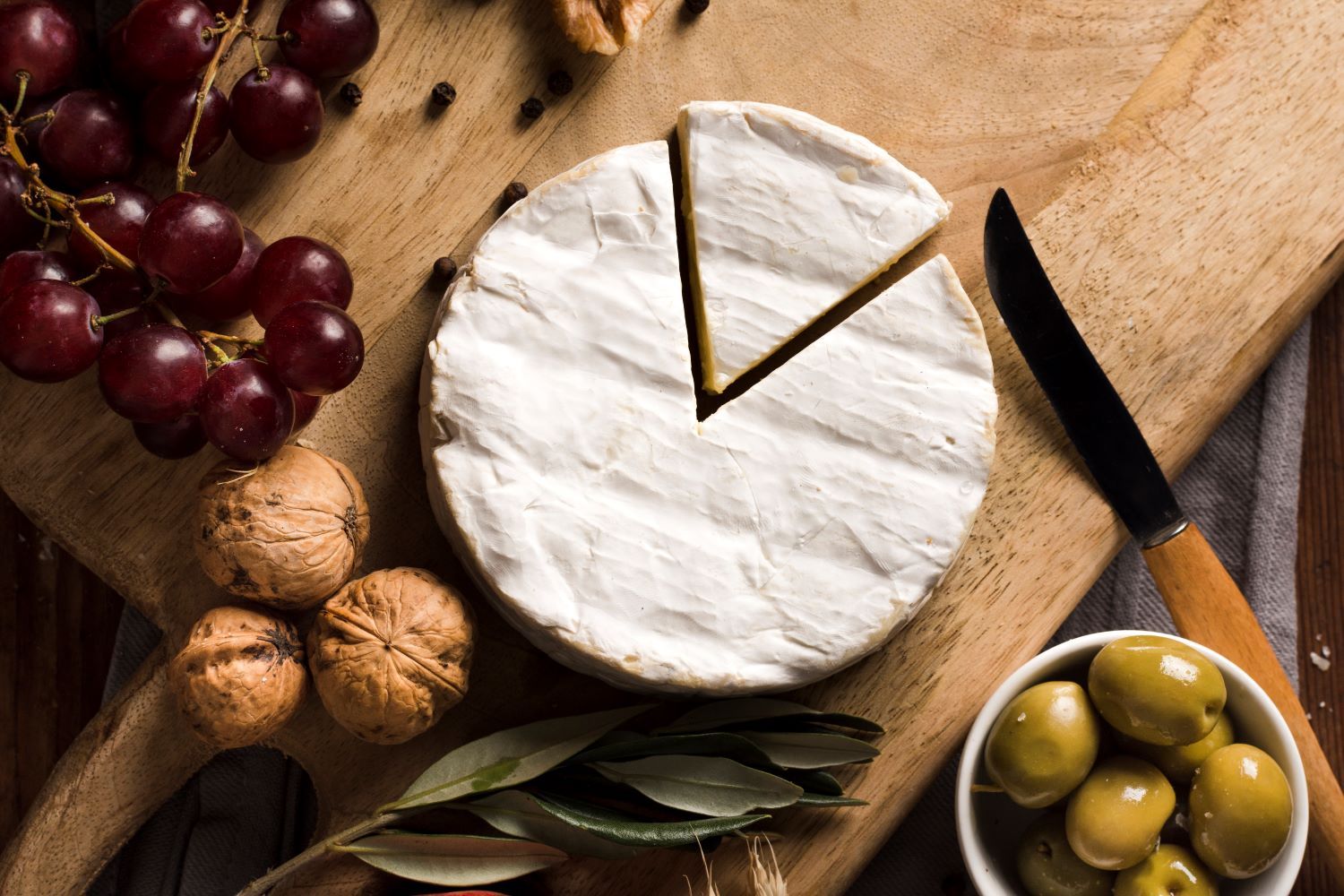 Grillowany camembert – szybkie i proste danie z grilla