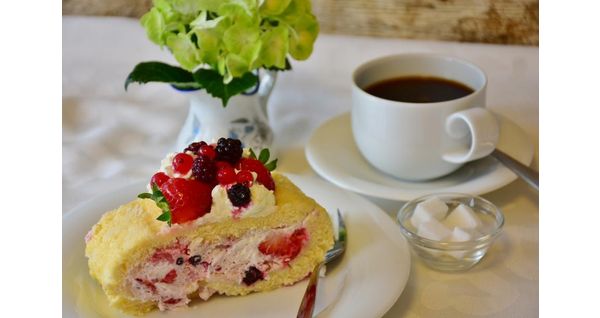 Ciasta bez pieczenia w sam raz do kawy - sprawdzone przepisy!