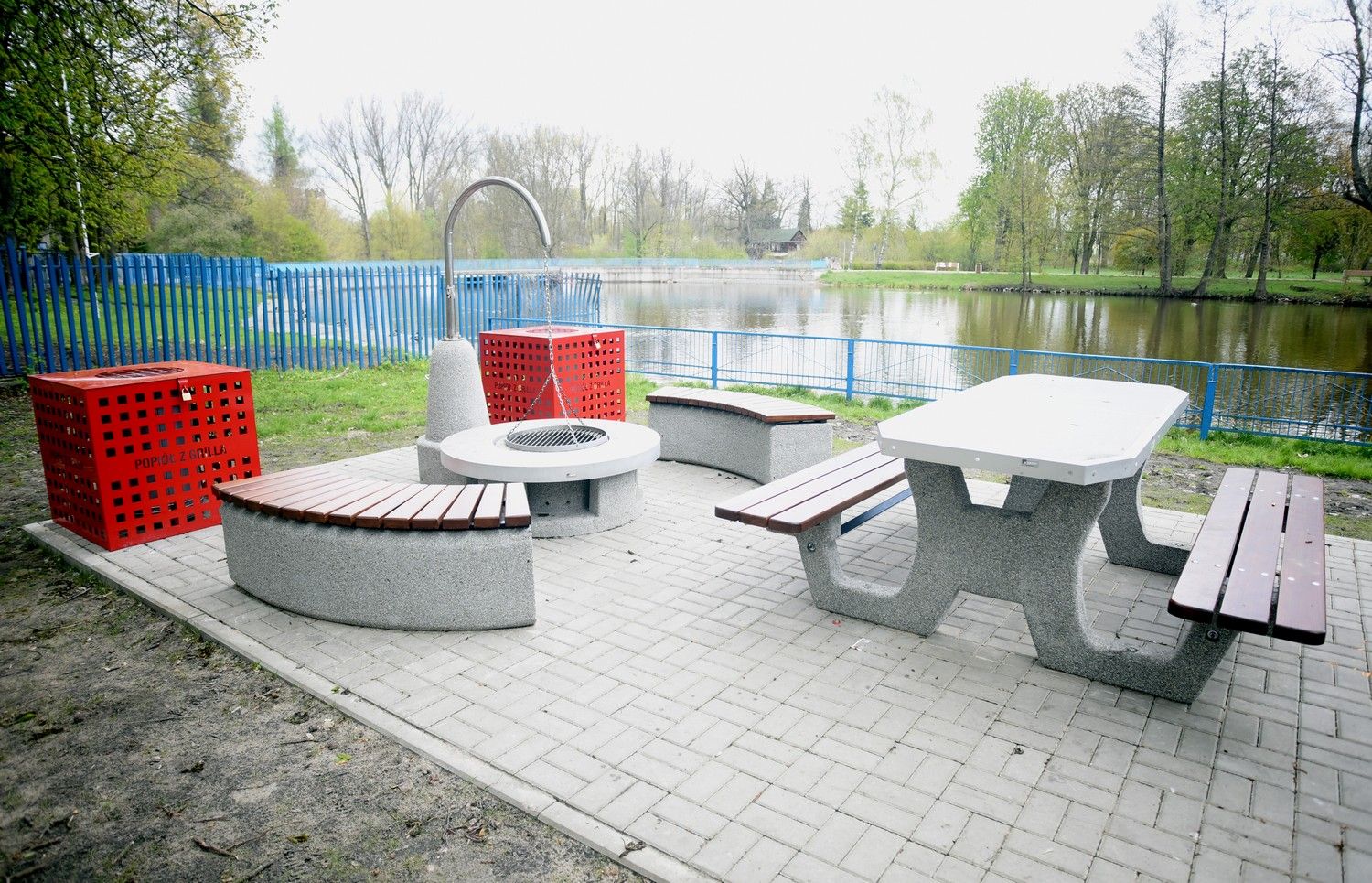 Miejsce do grillowania w Łodzi w parku miejskim