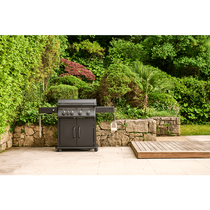 Grill gazowy Napoleon Phantom Rogue PRO Plancha z palnikiem bocznym Sizzle Zone, Czarny Mat (RP30FTSIBPK-PL-PHM)