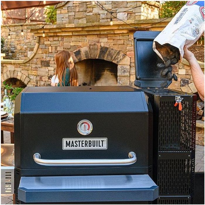 Gravity Series 1050 cyfrowy grill węglowy + wędzarnia Masterbuilt