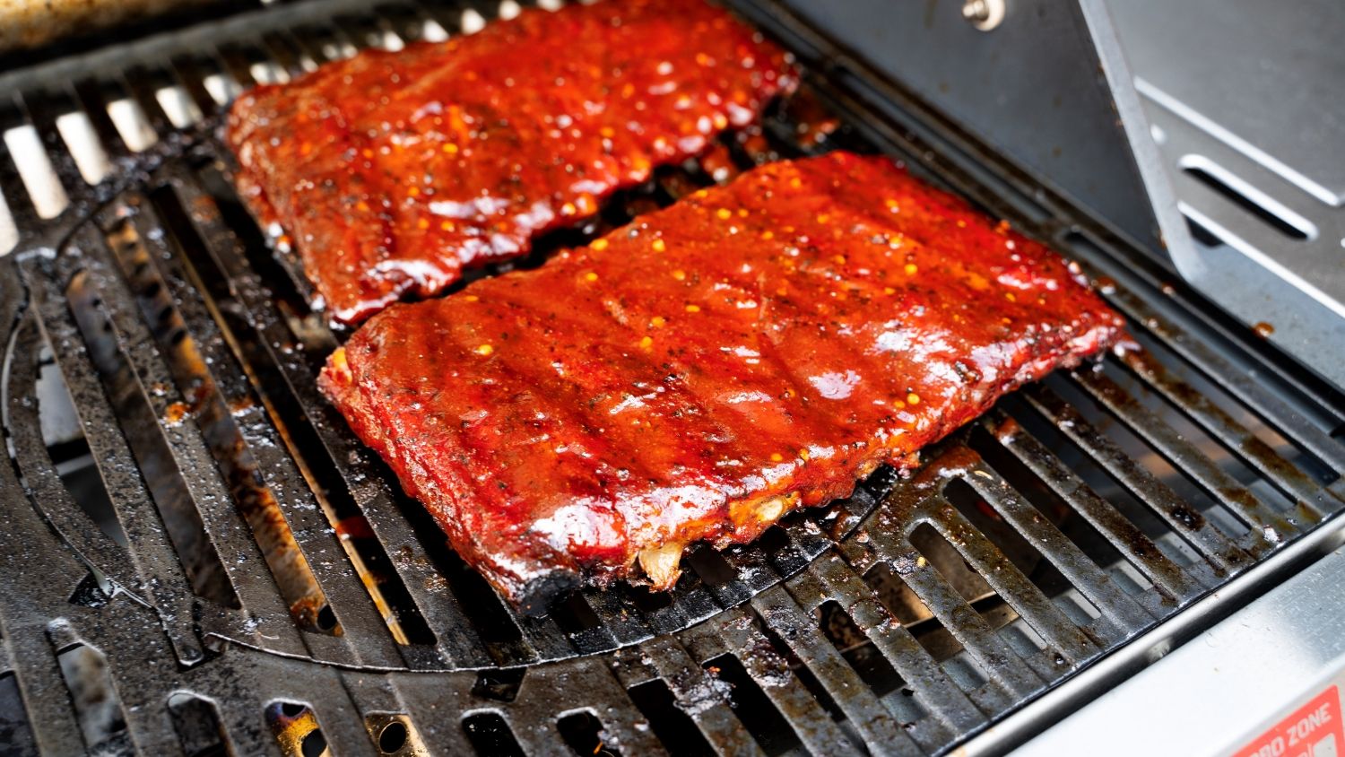 Glazurowanie żeberek wołowych na grillu gazowym