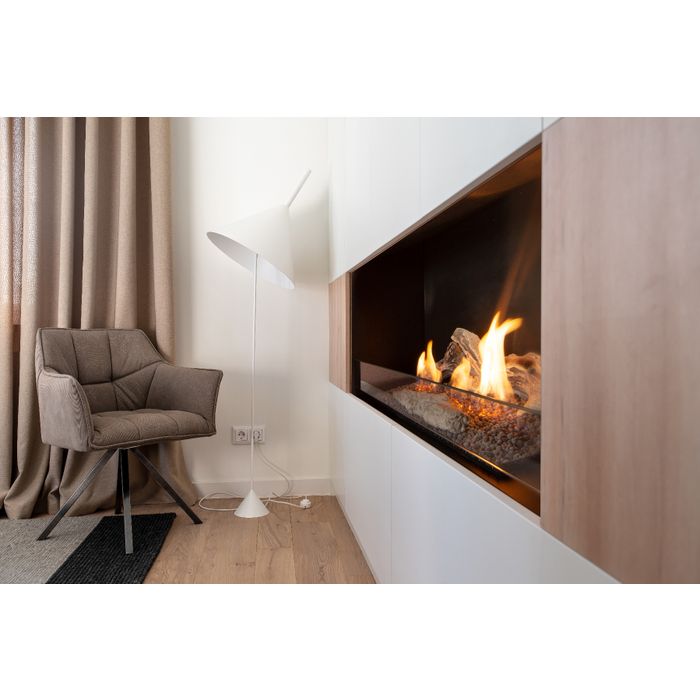 Jasna aranżacja biokominka Planika Pure Flame.