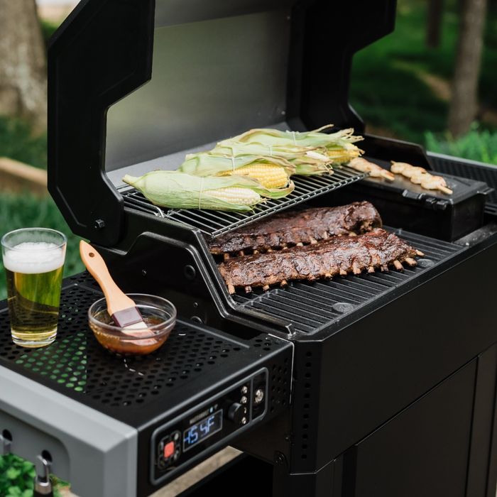 AutoIgnite™ Series 545 cyfrowy grill węglowy + wędzarnia Masterbuilt